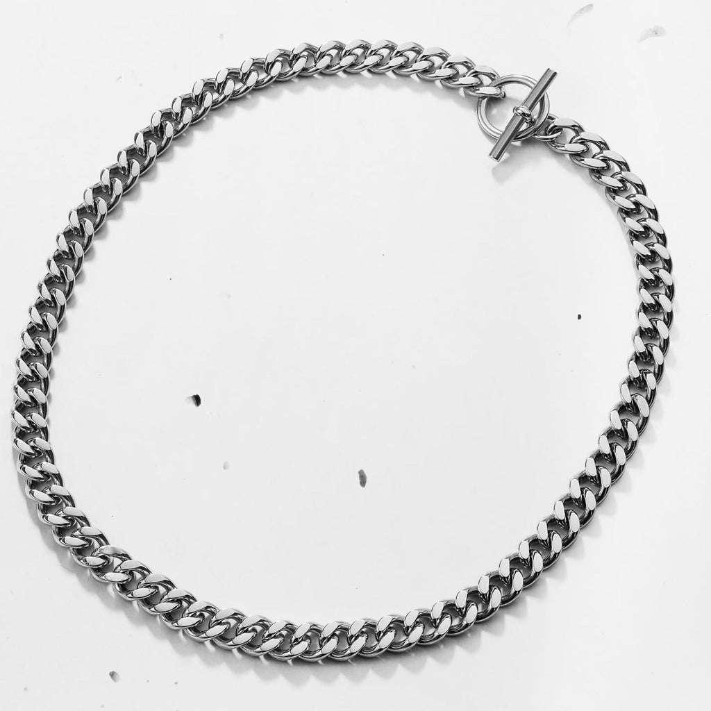 Chain stop T-bar choker necklace